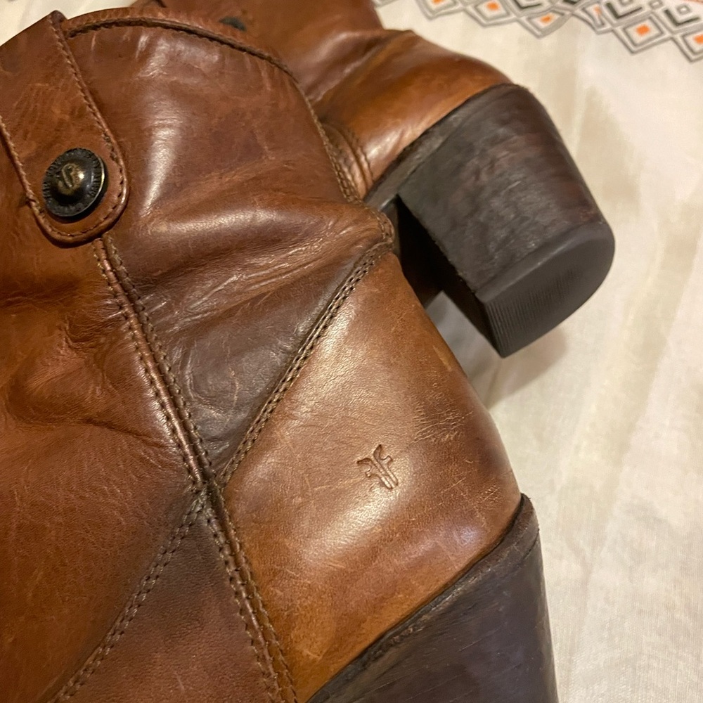 Frye - Picture 4 of 6